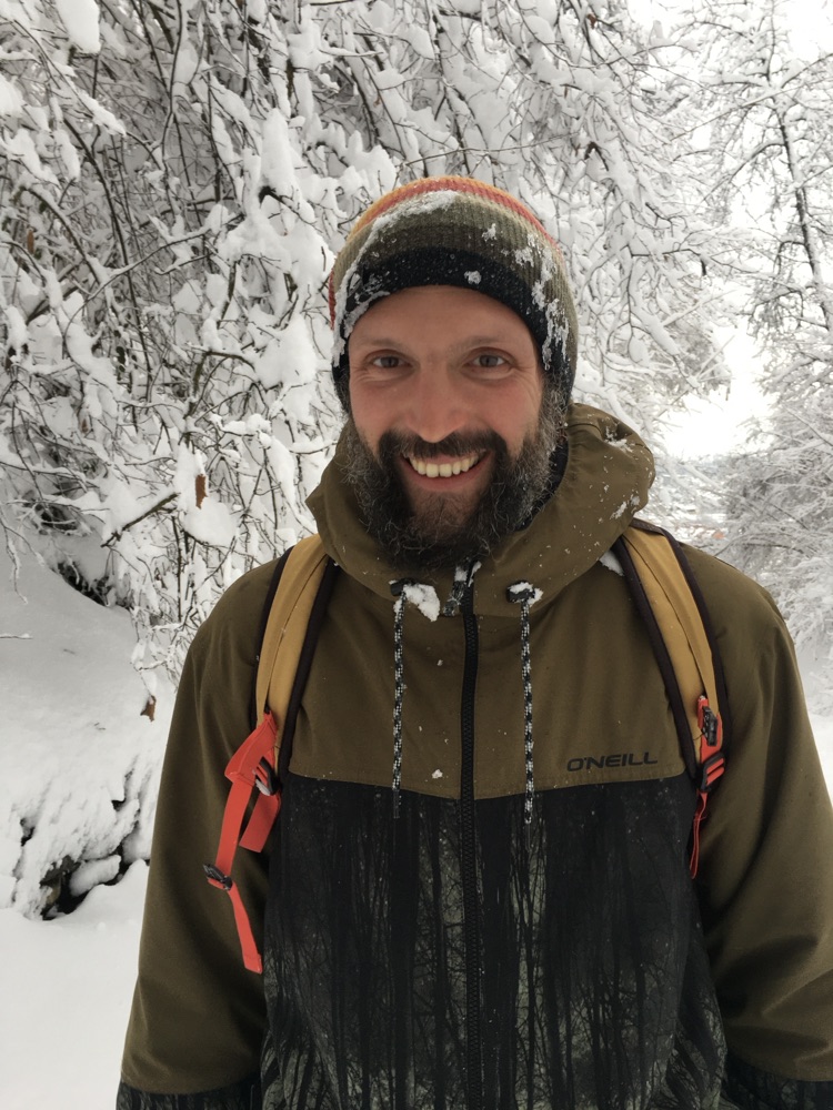 Nicola Gulli im verschneiten Wald