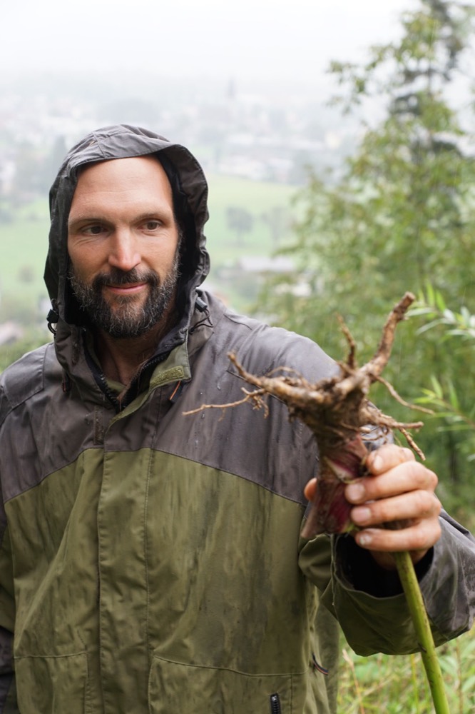 Nicola Gulli, Gründer der Natur- und Wildnisschule wildnessen
